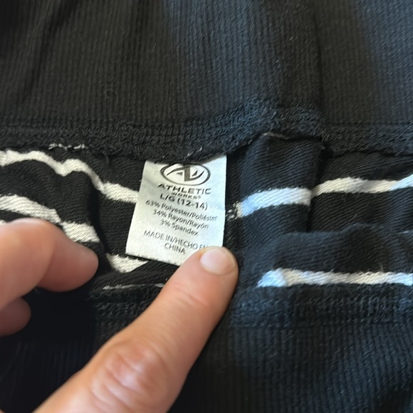 Women’s Striped Lounge Shorts, Lg (12/14) - Picture 2 of 4